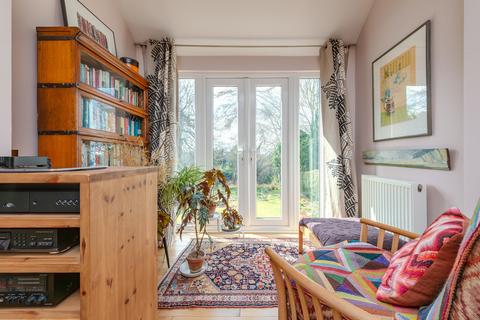 8 Cearn Way, Coulsdon, CR5 2LH