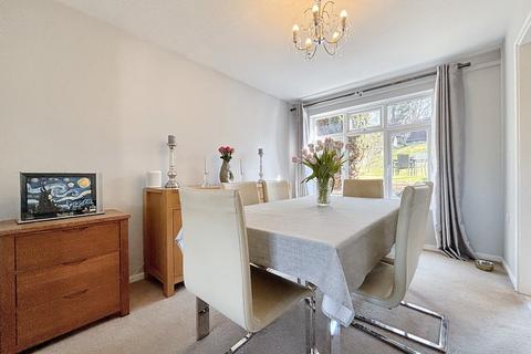 34 Nineacres Way, Coulsdon, CR5 2SG