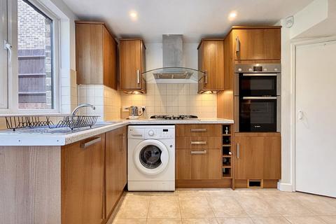 34 Nineacres Way, Coulsdon, CR5 2SG