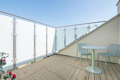 117b Tranmere Road, Earlsfield, London, SW18 3QP