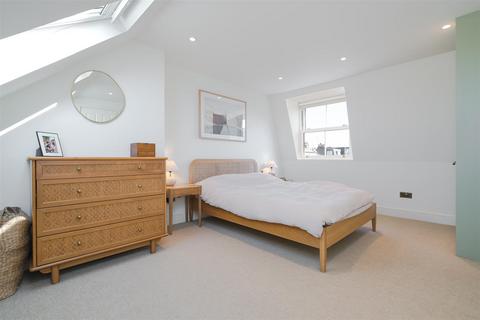 117b Tranmere Road, Earlsfield, London, SW18 3QP