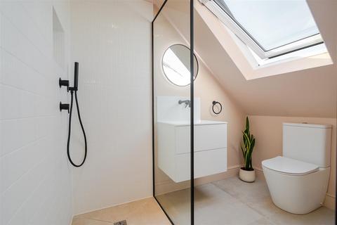 117b Tranmere Road, Earlsfield, London, SW18 3QP