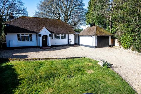 16 Barnwood, Crawley, RH10 7TH
