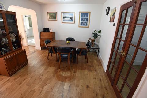 16 Barnwood, Crawley, RH10 7TH