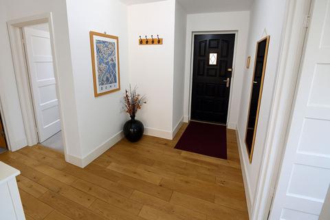 16 Barnwood, Crawley, RH10 7TH