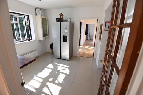 16 Barnwood, Crawley, RH10 7TH