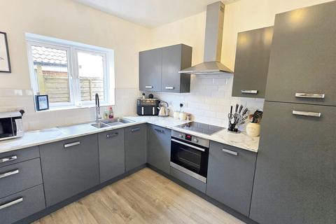 4 bedroom detached house for sale, Bechstein Meadow, Trowbridge BA14