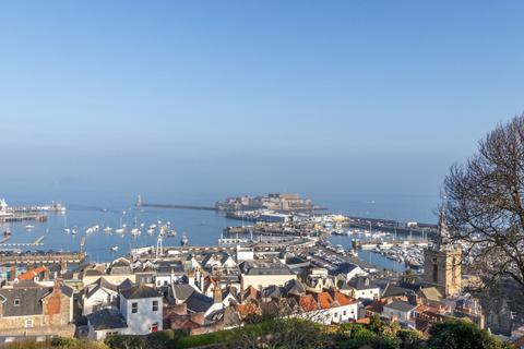 undefined, Clifton, St. Peter Port, Guernsey