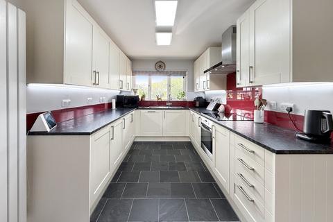 4 bedroom detached house for sale, Fairbairn Avenue, Ipswich IP5