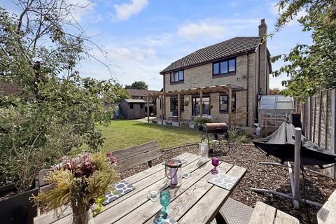 4 bedroom detached house for sale, Fairbairn Avenue, Ipswich IP5