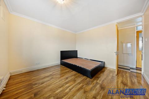 3 bedroom terraced house to rent, Canning Town, London E16
