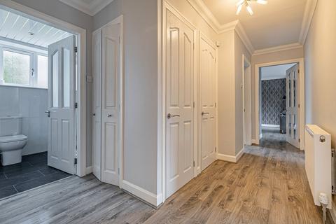 16b, Castleton Court Castleton Drive, Newton Mearns, Glasgow, G77 5JU