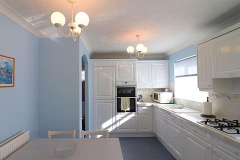 4 bedroom detached house for sale, Hussar Close, Christchurch