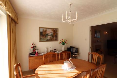 4 bedroom detached house for sale, Hussar Close, Christchurch
