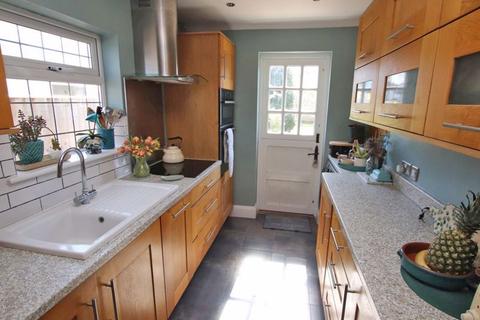 3 bedroom semi-detached house for sale, QUEENS PARADE, CLEETHORPES
