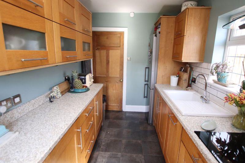Kitchen photo 2