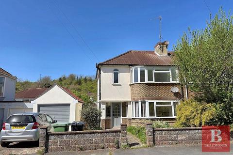 3 bedroom semi-detached house to rent, Lower Bevendean Avenue, Brighton