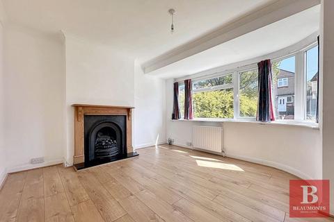 3 bedroom semi-detached house to rent, Lower Bevendean Avenue, Brighton