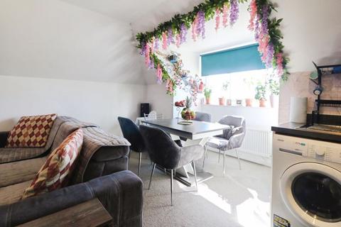 2 bedroom apartment for sale, Kenyon Way, Langley