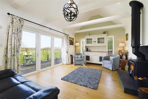St Ives New Road, Eythorne, Dover, CT15 4DF