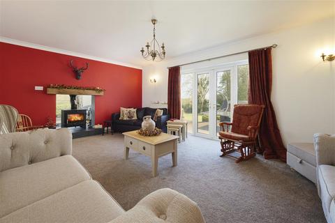 St Ives New Road, Eythorne, Dover, CT15 4DF