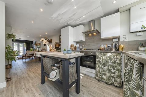 52a Clewer Hill Road, Windsor, SL4 4BW
