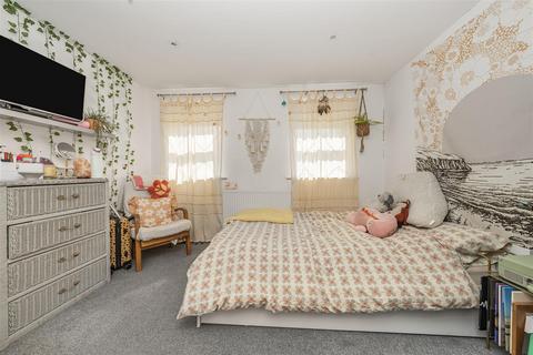 52a Clewer Hill Road, Windsor, SL4 4BW