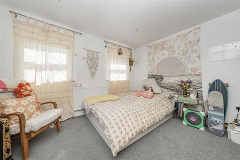 52a Clewer Hill Road, Windsor, SL4 4BW