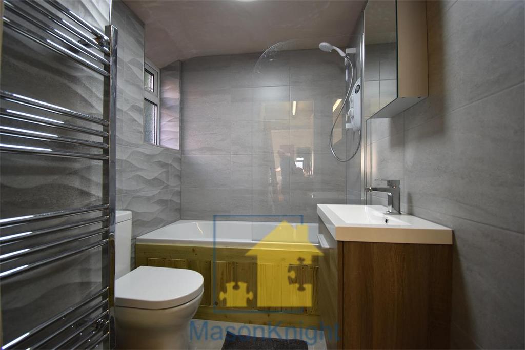 Bathroom 1a.jpg
