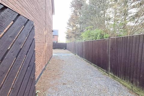 2 bedroom end of terrace house for sale, Ellis Way, Conwy