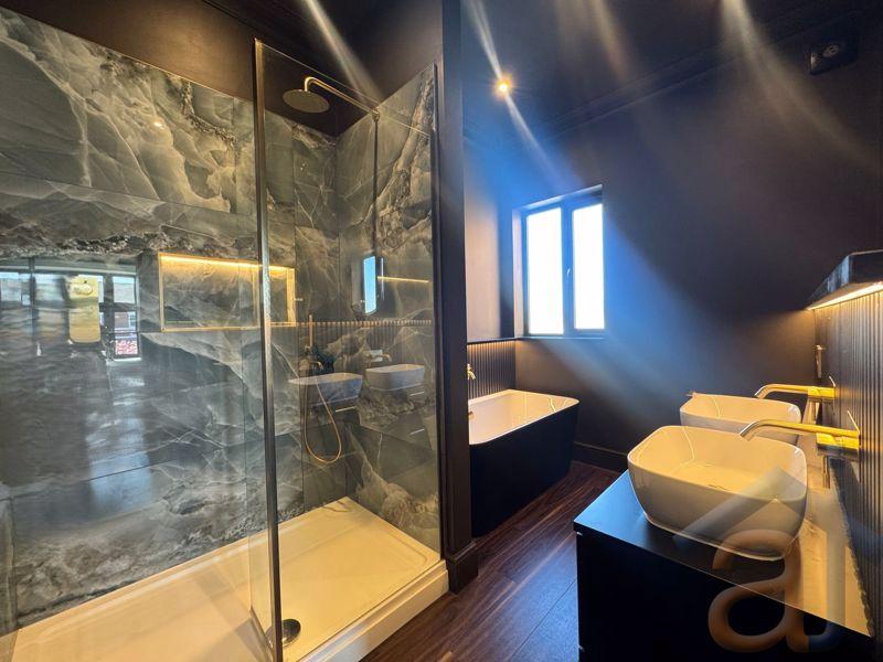 Ensuite