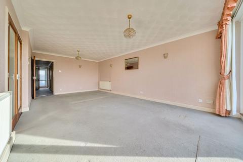 2 bedroom ground floor flat for sale, Seaview Court, Lee-On-The-Solent, PO13