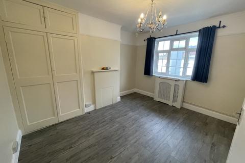 undefined, High Street, Purley CR8