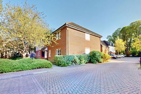 2 bedroom apartment for sale, Reid Close, Hayes, UB3