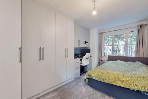 2 bedroom apartment for sale, Reid Close, Hayes, UB3