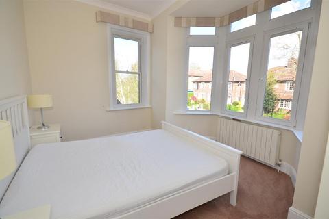 1 bedroom flat to rent, Eastern Road, London