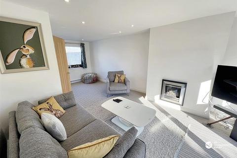 3 bedroom semi-detached house to rent, Pendrea Park, Camborne TR14