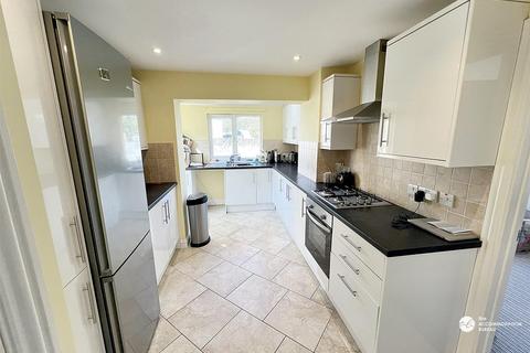 3 bedroom semi-detached house to rent, Pendrea Park, Camborne TR14