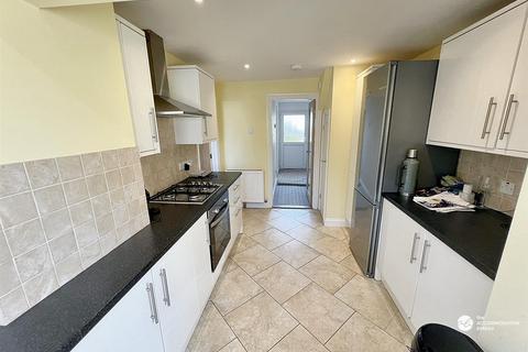 3 bedroom semi-detached house to rent, Pendrea Park, Camborne TR14