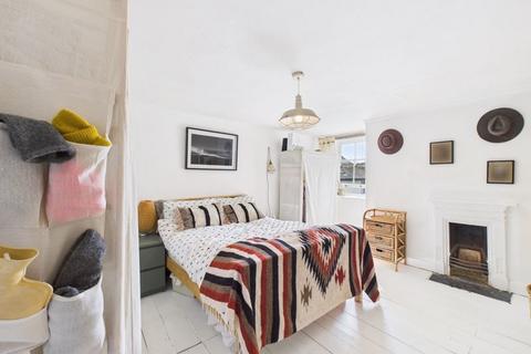 4 bedroom cottage for sale, Penryn - Offered for sale chain free