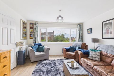 1 Allesborough Drive, Pershore, WR10 1JH