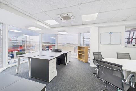Property to rent, Neptune Way, Rochester