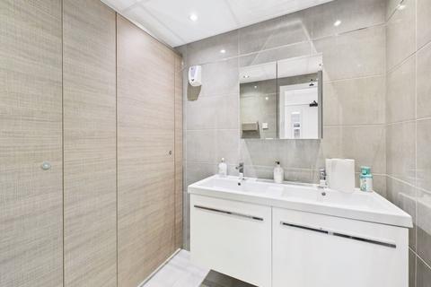 Property to rent, Neptune Way, Rochester
