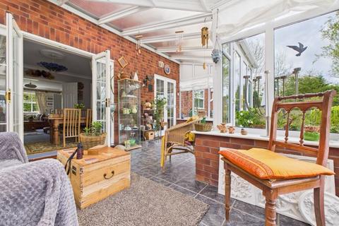 5 The Spinney, Muxton, Telford, TF2 8RZ