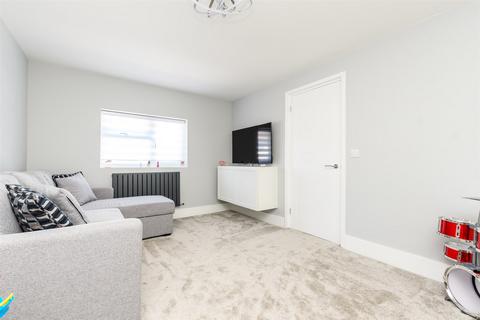 38 Frittenden Road, Wainscott, Rochester, ME2 4JU
