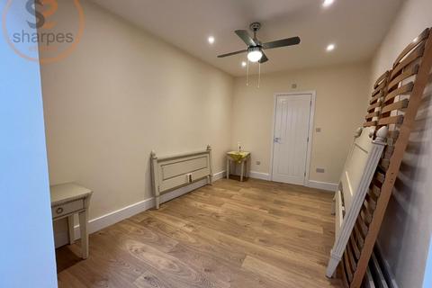 undefined, Lillium Mews, Wimbledon