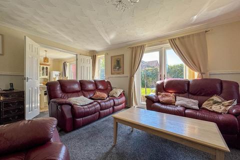 4 bedroom detached house for sale, Fulmar Close, Bowerhill, Melksham, SN12 6XU