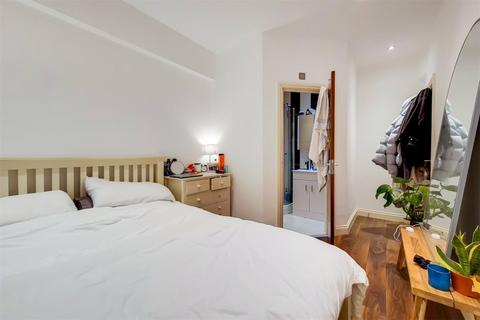 2 bedroom apartment to rent, London SW12
