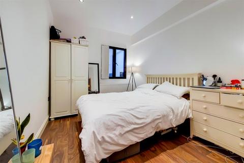2 bedroom apartment to rent, London SW12