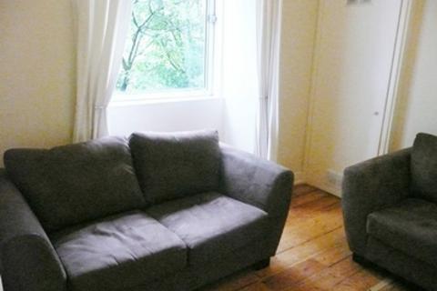 3 bedroom flat to rent, Buccleuch Terrace, Edinburgh, EH8